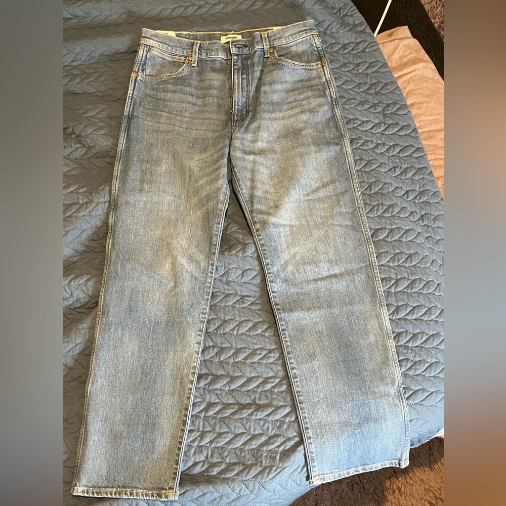 Women’s wrangler straight leg Jeans